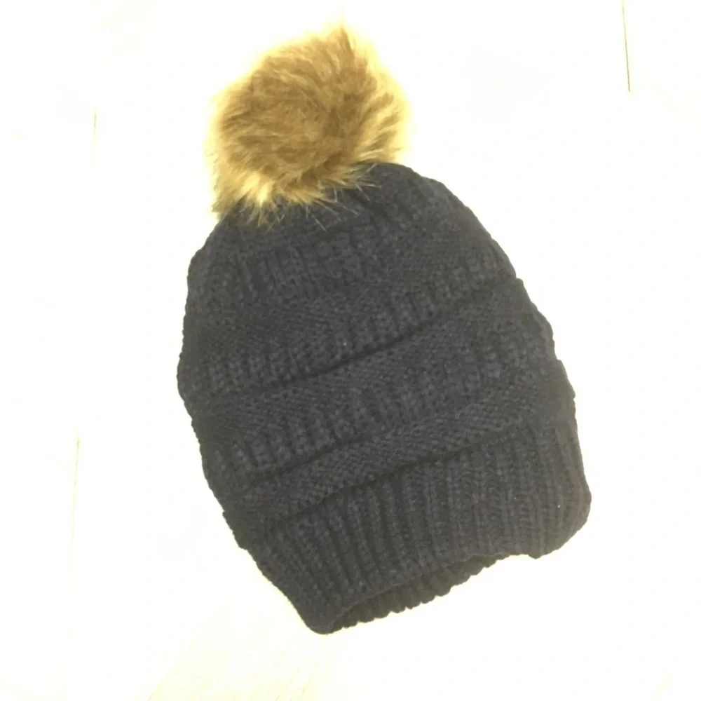 NEW!  Knit Pom Pom Beanie Fur Lined In Navy